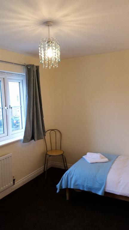 Livingston Ideal Commuter House Extérieur photo