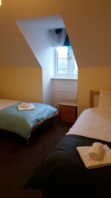 Livingston Ideal Commuter House Extérieur photo