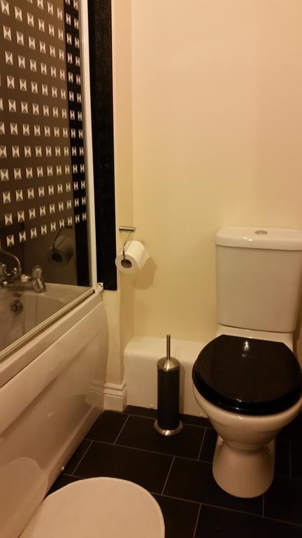 Livingston Ideal Commuter House Extérieur photo