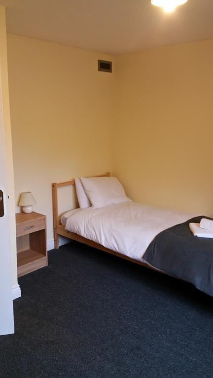 Livingston Ideal Commuter House Extérieur photo